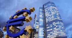 Δεν αποκλείει νέα μέτρα στήριξης η ΕΚΤ