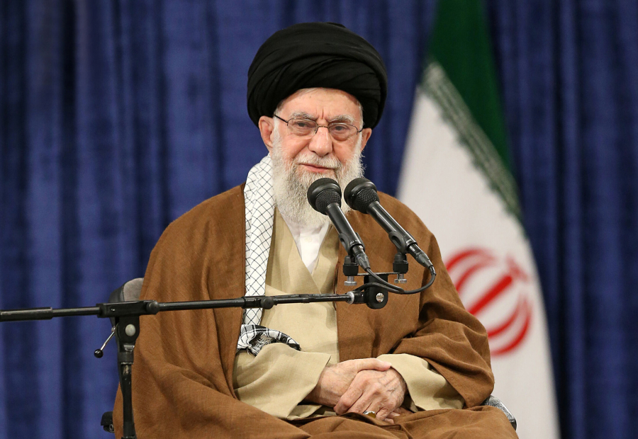 Χαμενεΐ για εκρήξεις σε Ιράν: «Θα υπάρξει σκληρή απάντηση σε αυτή την καταστροφή»
