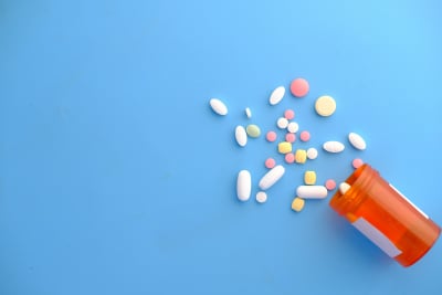 ΕΟΦ: Σε έλλειψη αντιβιώσεις και παυσίπονα, νέα λίστα με φάρμακα που δεν βρίσκονται εύκολα στα φαρμακεία