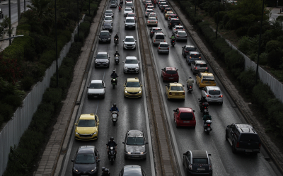 Κίνηση τώρα: Ποιοι δρόμοι της Αττικής είναι στο κόκκινο, καθυστερήσεις στο κέντρο της Αθήνας