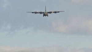 Συναγερμός στον αέρα: Βλάβη για το C-130 που μεταφέρει την 2η ΕΜΑΚ, επιστρέφει στην Ελευσίνα