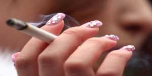 Καπνίζεις? Πως θα διώξεις αμέσως την κιτρινίλα από τα δάκτυλα σου