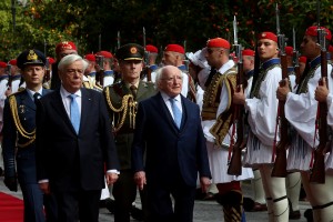 Συνάντηση Παυλόπουλου με Χίγκινς: Διπλό μήνυμα προς Άγκυρα και Σκόπια