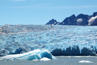 Παγετώνας στην Γροιλανδία λιώνει γρήγορα και οι επιστήμονες φοβούνται την άνοδο στάθμης του νερού