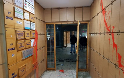 Θεσσαλονίκη: Επίθεση αναρχικών σε πολυκατοικία που μένει δικαστικός, τρεις προσαγωγές