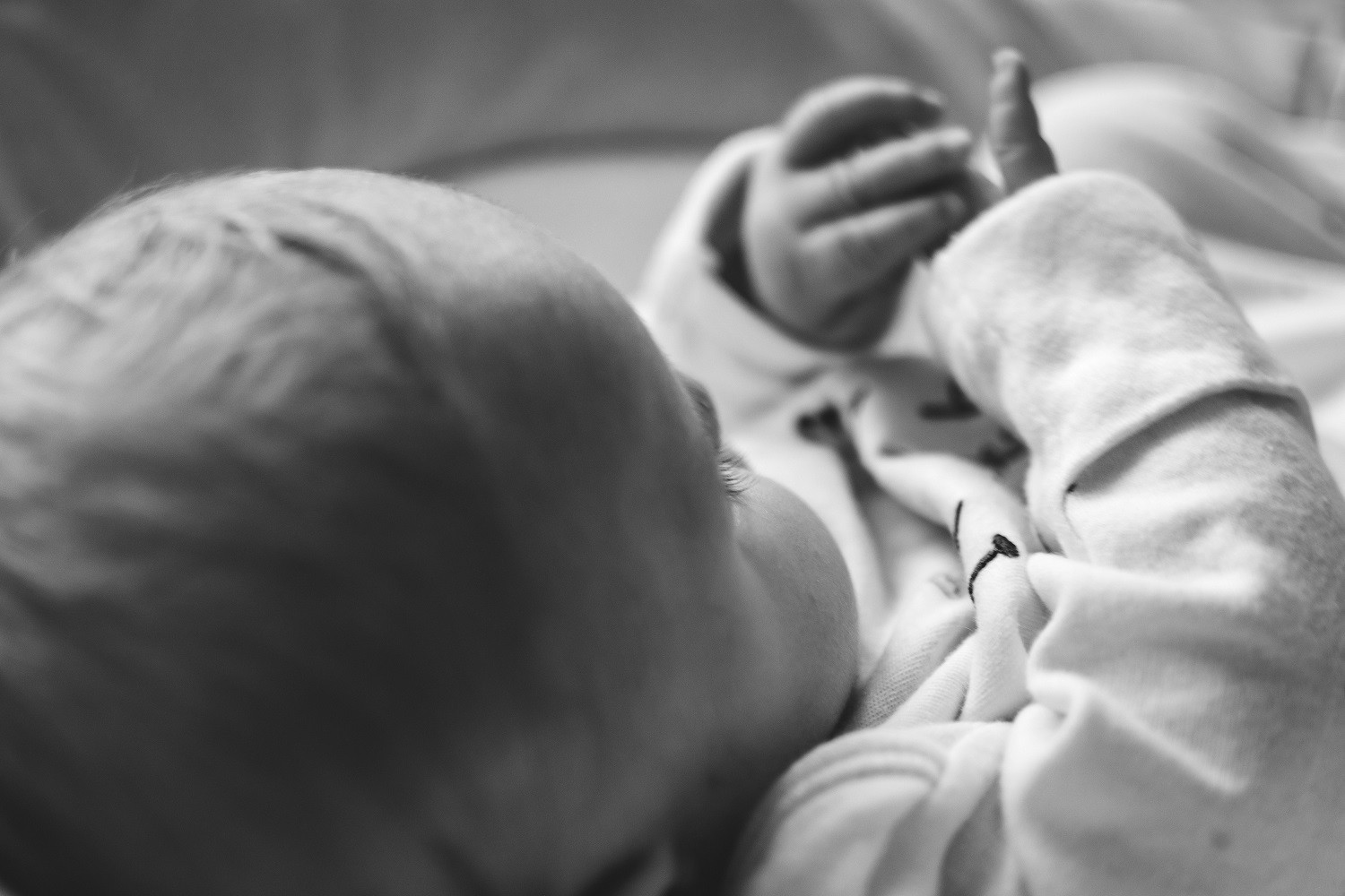 Γεννημένος στις μέρες του κορονοϊού: Οι πρώτες ώρες νεογνού και μητέρας στο Αττικό
