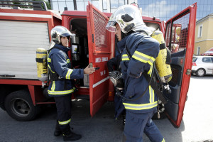 Συναγερμός στην Πυροσβεστική - Φωτιά σε διαμέρισμα στη Βούλα