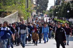 Ένταση στη Χίο μεταξύ «αντιμαχόμενων» πολιτών για τους πρόσφυγες