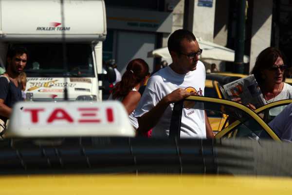Ξεκίνησαν αιτήσεις για νέες άδειες ταξί στην Αττική
