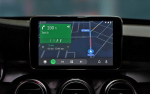 Η Google μπαίνει στη θέση του οδηγού - Τι προσφέρει το Android Auto που λανσάρει στην αγορά