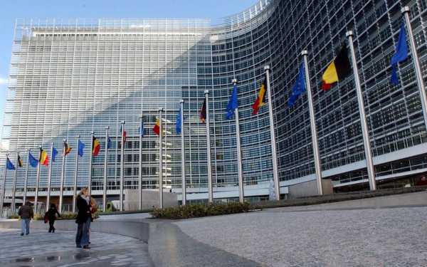 Συμβιβαστική πρόταση Κομισιόν ενόψει Eurogroup