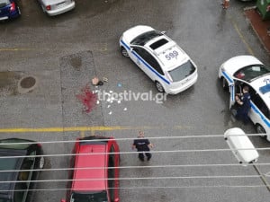 Θεσσαλονίκη: Άνδρας επιτέθηκε σε γυναίκα και την τραυμάτισε με τσεκούρι (pics)