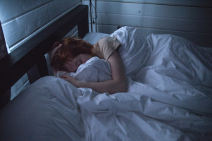 Αυτές είναι οι παθήσεις από τις οποίες κινδυνεύετε αν κάνετε ακανόνιστο ύπνο