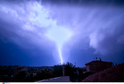 «Αθηνά»: Επικίνδυνα καιρικά φαινόμενα με καταιγίδες και ισχυρούς ανέμους - Όλη η πορεία της κακοκαιρίας (βίντεο)