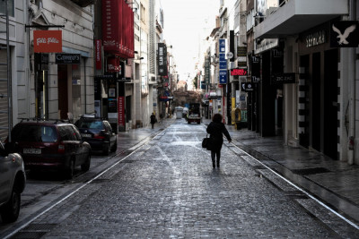 Κορονοϊός Ελλάδα: Με θετικότητα πάνω από 4% μπήκε ο Μάρτης, ξεπέρασε το 1 το Rt