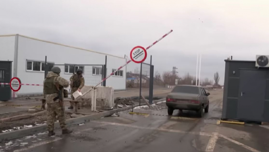 Ραγδαίες εξελίξεις στην Ουκρανία: Εκκενώνεται προς Ρωσία το αυτονομημένο Ντόνετσκ (βίντεο)