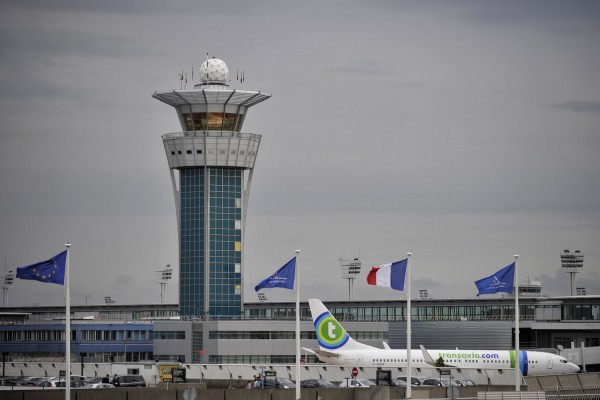 Τουλάχιστον 200 πτήσεις ακυρώθηκαν από το αεροδρόμιο Ορλί στο Παρίσι εξαιτίας του χιονιού