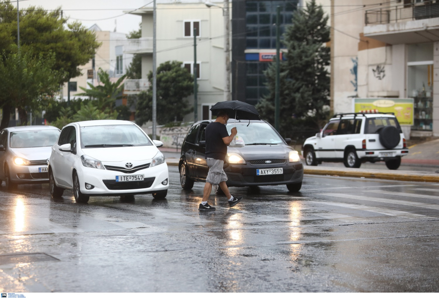 Ισχυρή καταιγίδα τώρα σε πολλές περιοχές της Αθήνας