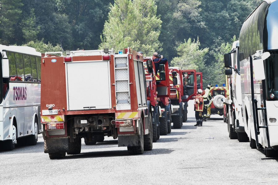 Φωτιές: Μικρές εστίες σε Γορτυνία, Ηλεία και Αν. Μάνη, ισχυρές δυνάμεις της πυροσβεστικής στα σημεία