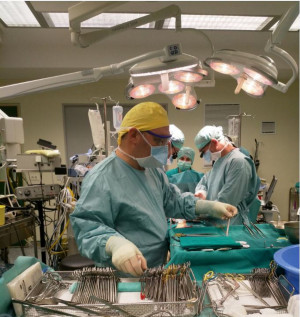 Συγκλονιστική μαρτυρία νοσηλευτή που συμμετείχε στην πρώτη μεταμόσχευση καρδιάς εν μέσω κορονοϊού (pics -vid)