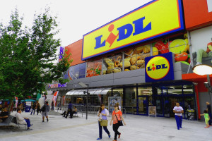 Lidl: Ανοίγει νέα καταστήματα και εισάγει το Lidl plus