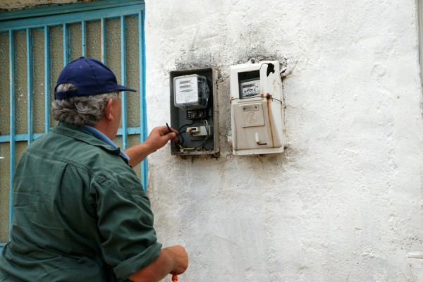 Λάρισα: Tα νέα για την επανασύνδεση ρεύματος σε νοικοκυριά με χαμηλά εισοδήματα