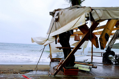 Προβλήματα από την κακοκαιρία στη Λέσβο: Υδροστρόβιλος «χτύπησε» το νησί (βίντεο, εικόνες)