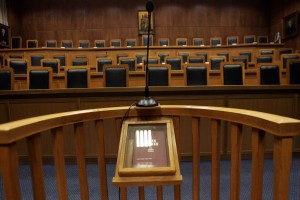 Σήμερα η δίκη των 12 μελών του Ρουβίκωνα