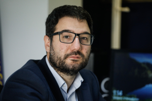 Ηλιόπουλος: «Με εντολή Μητσοτάκη έγιναν οι παρακολουθήσεις,η κυβέρνηση δεν έχει πλέον καμία δημοκρατική νομιμοποίηση»