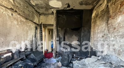 Λάρισα: Φριχτός θάνατος 52χρονου από πυρκαγιά μέσα στο σπίτι του (εικόνες)