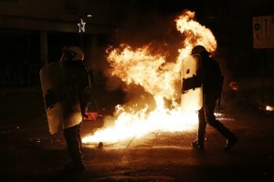 Επίθεση με μολότοφ στα γραφεία του ΣΥΡΙΖΑ στην Θεσσαλονίκη