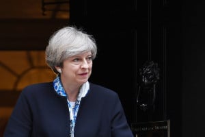 Brexit: Γιατί διστάζει η Μέι να υποβάλει ξανά σε ψήφιση τη συμφωνία