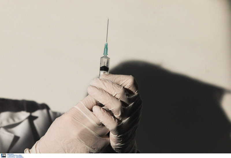 Κορονοϊός: Αποτελεσματικός αλλά όχι για όλους ο εμβολιασμός, για ποιους έχει μειωμένα αποτελέσματα