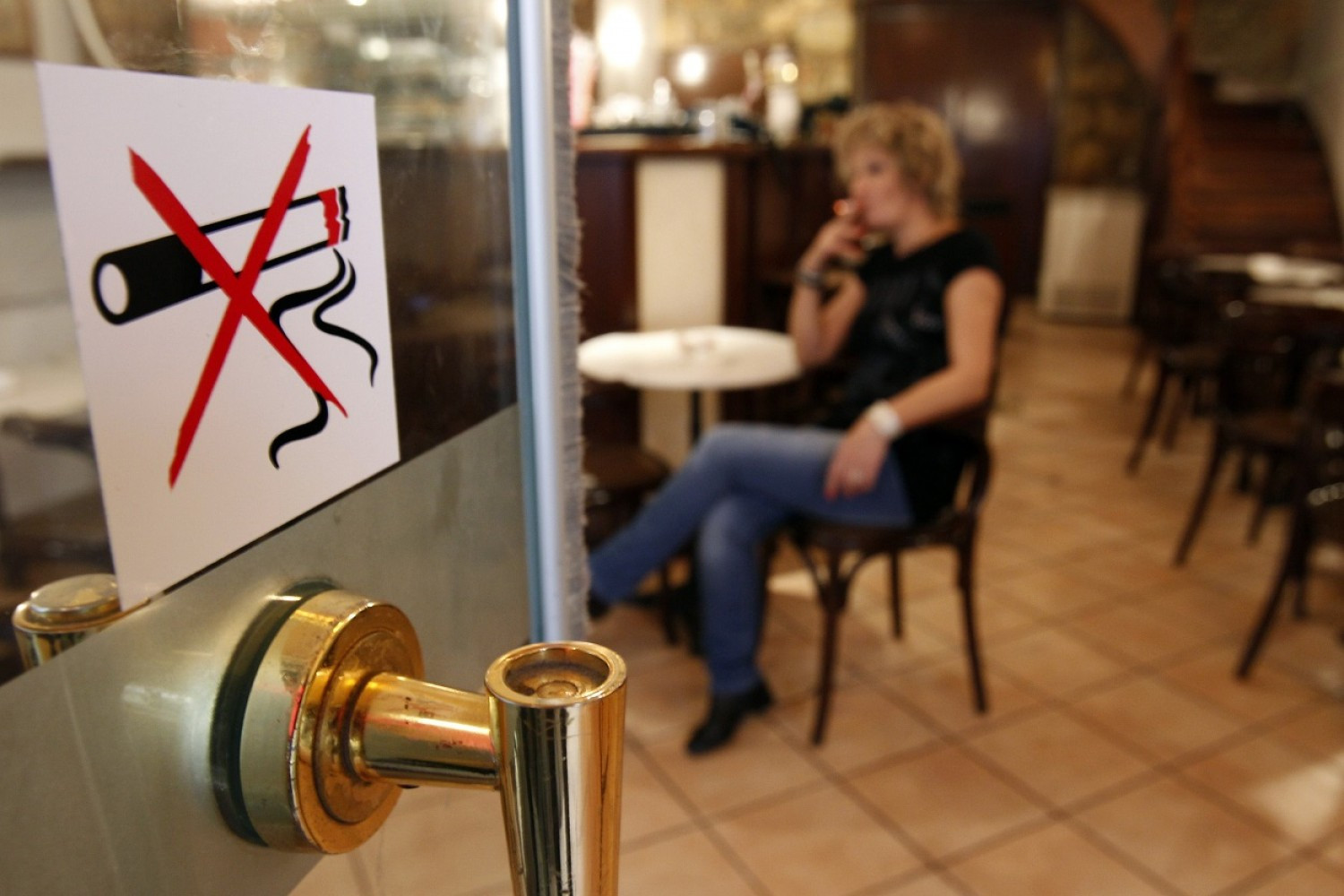 Έκπληξη από Κικίλια για τον αντικαπνιστικό νόμο: "Θα επιδοτήσουμε μέχρι και... θερμάστρες για τις καφετέριες"