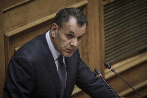 Εισηγήσεις για αύξηση της στρατιωτικής θητείας δέχεται ο Νίκος Παναγιωτόπουλος