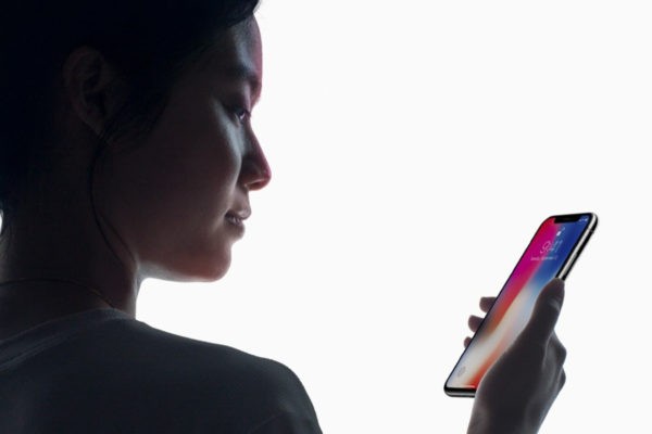 Apple: Υπάρχει πιθανότητα να σταματήσει την παραγωγή του iPhone X;