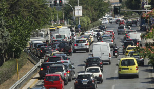 Κυκλοφοριακές ρυθμίσεις στην Ποσειδώνος - Ταλαιπωρία για τους οδηγούς σε Καλλιθέα και Παλαιό Φάληρο