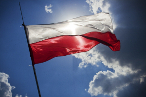 Η Πολωνία κάνει υποχρεωτικό τον εμβολιασμό για γιατρούς, δασκάλους και σώματα ασφαλείας