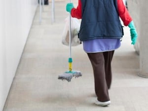 Αναλαμβάνουν υπηρεσία οι καθαρίστριες στο νοσοκομείο Αγρινίου
