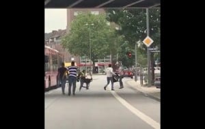 Βίντεο από την στιγμή της επίθεσης με μαχαίρι στο Αμβούργο