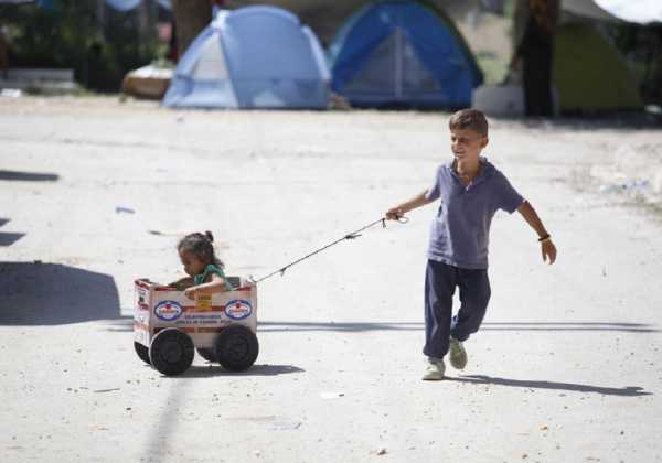 ΠΕΔ: «Ναι» στην φιλοξενία 2.000 προσφύγων στην Κρήτη