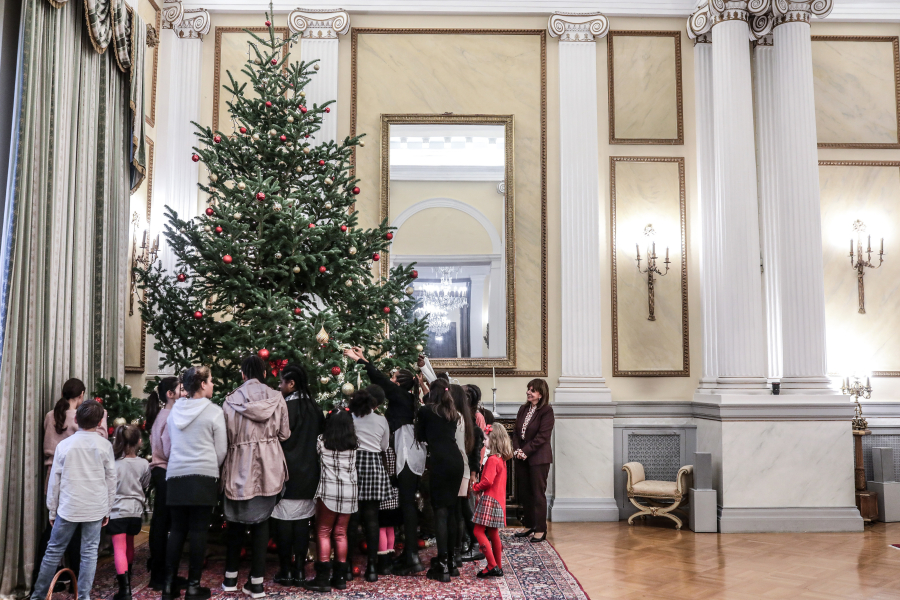 Χριστουγεννιάτικες μελωδίες στο Προεδρικό Μέγαρο την Κυριακή