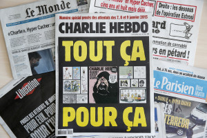 Charlie Hebdo: Άλλοι πέντε άνδρες υπό κράτηση για την επίθεση με ματσέτα