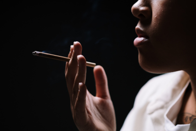 Νέα Ζηλανδία: Ψηφίζει τον πρώτο νόμο παγκοσμίως απαγόρευσης καπνίσματος από ανήλικους