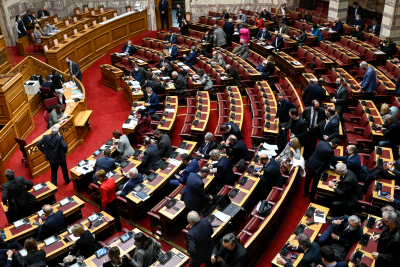 Βουλή: Με τις ψήφους της ΝΔ «πέρασε» το νομοσχέδιο για την αντιμετώπιση της πανδημίας