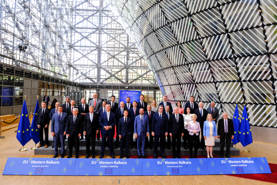 Προς ιστορική διεύρυνση η ΕΕ: «Πράσινο φως» για υποψηφιότητες ένταξης σε Ουκρανία, Μολδαβία