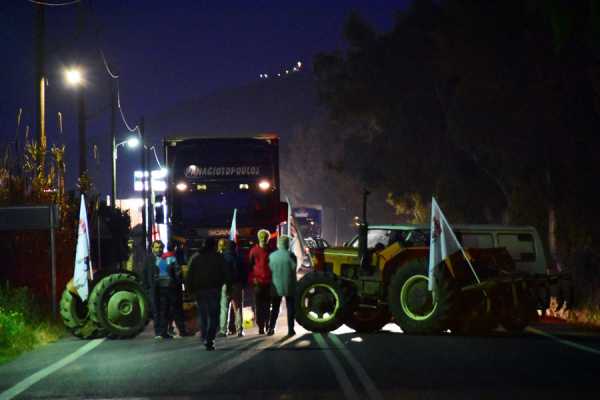 Παραλίγο συμπλοκή αγροτών με φορτηγατζήδες στον Μπράλο 