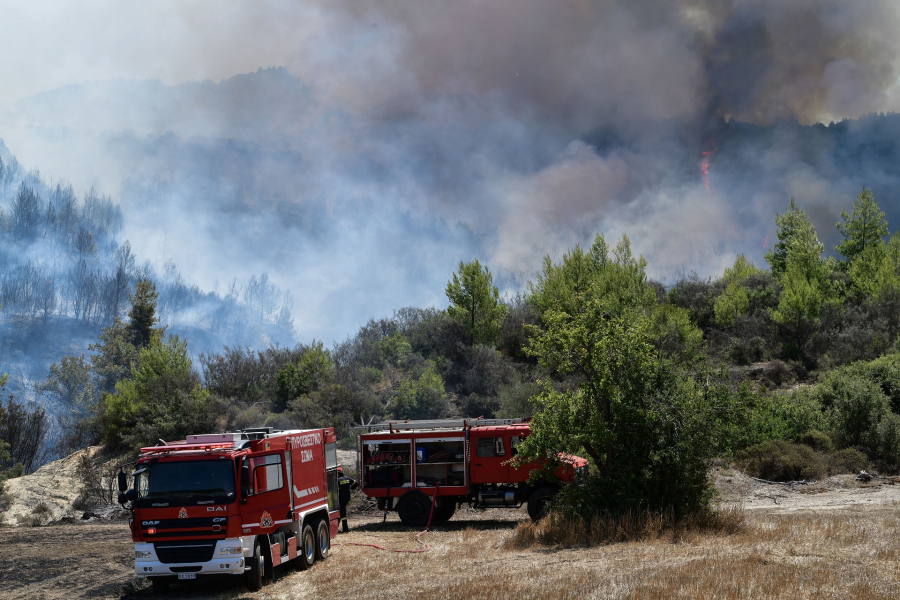 Μεγάλες αλλαγές στον αντιπυρικό σχεδιασμό, στρατιωτικές και εναέριες περιπολίες για τις δασικές πυρκαγιές, έρχονται πυροσβέστες από 6 χώρες