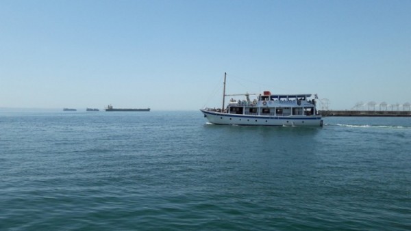 Θεσσαλονίκη: Επιχείρηση ανέλκυσης του πλοίου που προσάραξε