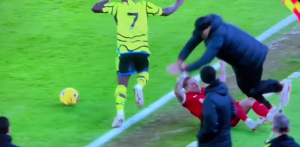 Ο Τσιμίκας τραυματίστηκε από τον προπονητή του - Αλλαγή ο διεθνής της Λίβερπουλ